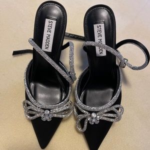 Steve Madden Viable Black heel